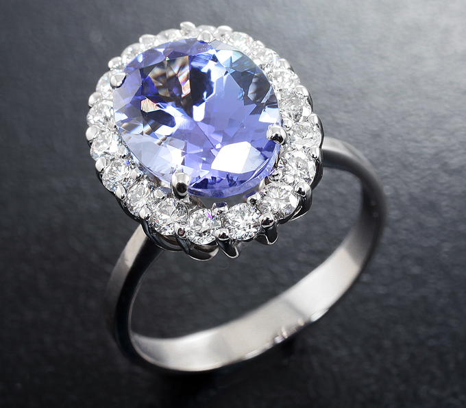 Золото Кольцо с танзанитом и бриллиантами