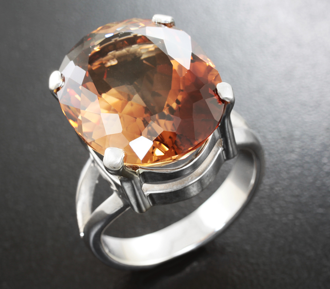 Серебро 925 Кольцо c крупным империал топазом