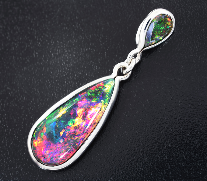 Золото Кулон с кристаллическими черными опалами