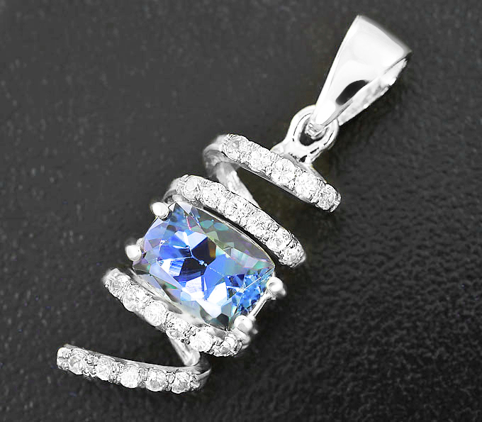 Золото Кулон с танзанитами и лейкосапфирами