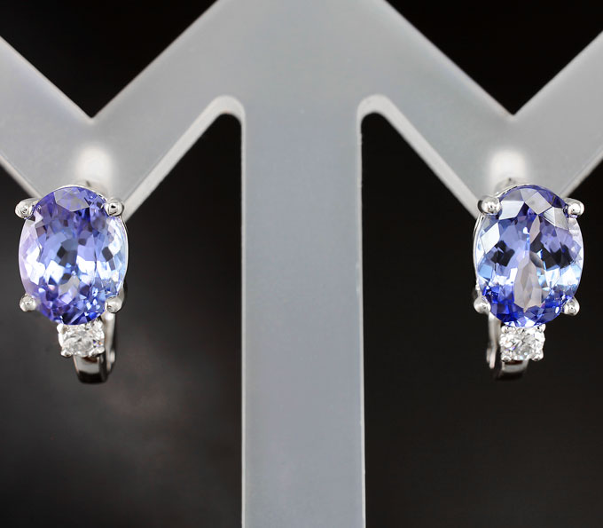 Золото Серьги с танзанитами и бриллиантами
