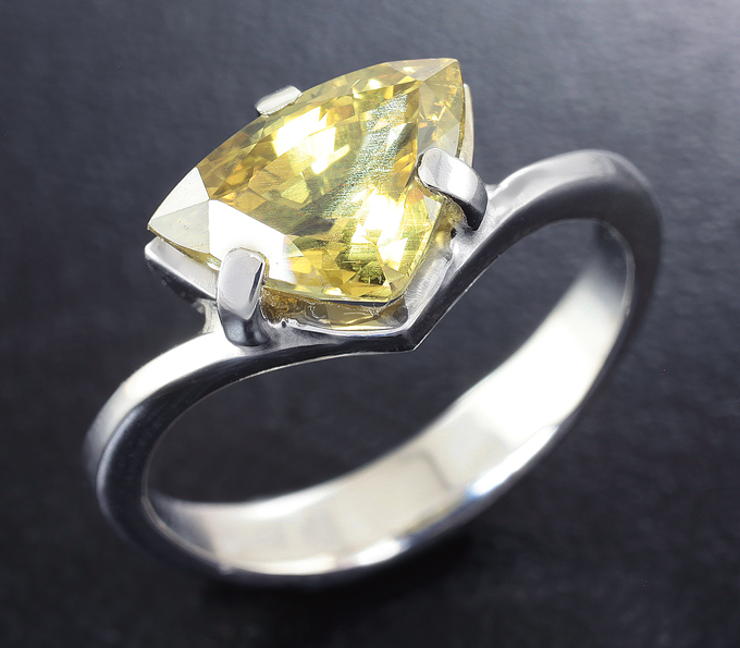 Серебро 925 Кольцо с хризобериллом