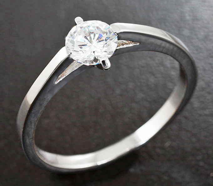 Золото Кольцо с бриллиантом