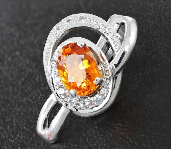 Серебро 925 Кулон с клиногумитом и бесцветными цирконами