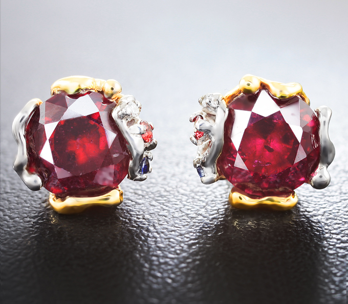 Золото Пусеты с рубинами, синими сапфирами и бриллиантами