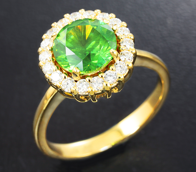 Золото Кольцо с топовым уральским демантоидом гранатом и бриллиантами