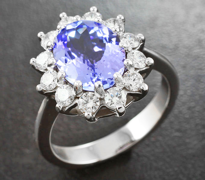 Золото Кольцо с танзанитом и бриллиантами