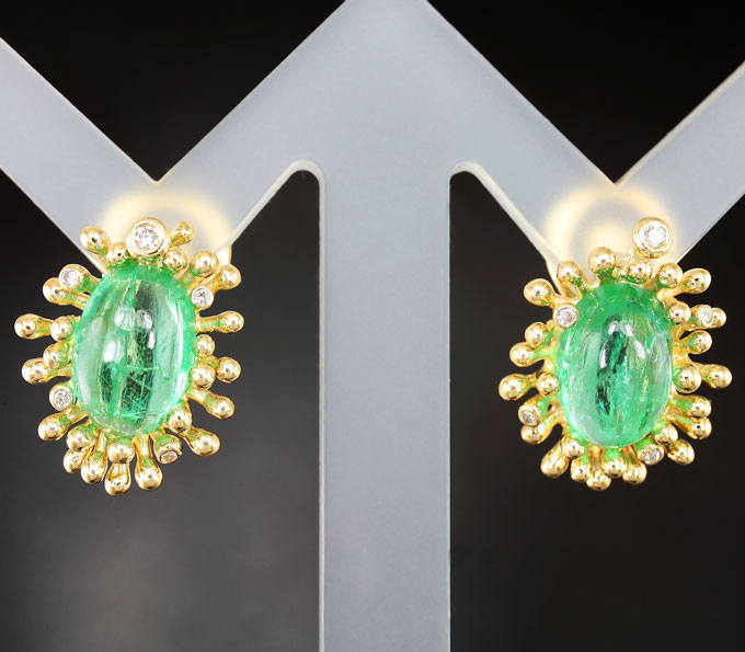 Золото Серьги с уральскими изумрудами и бриллиантами