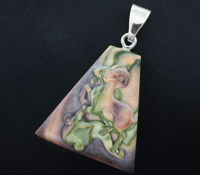 Серебро 925 Камея-подвеска «Козерог» из цельной яшмы