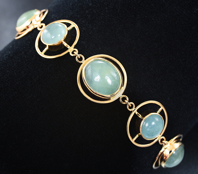 Золото Браслет с аквамаринами и бериллами