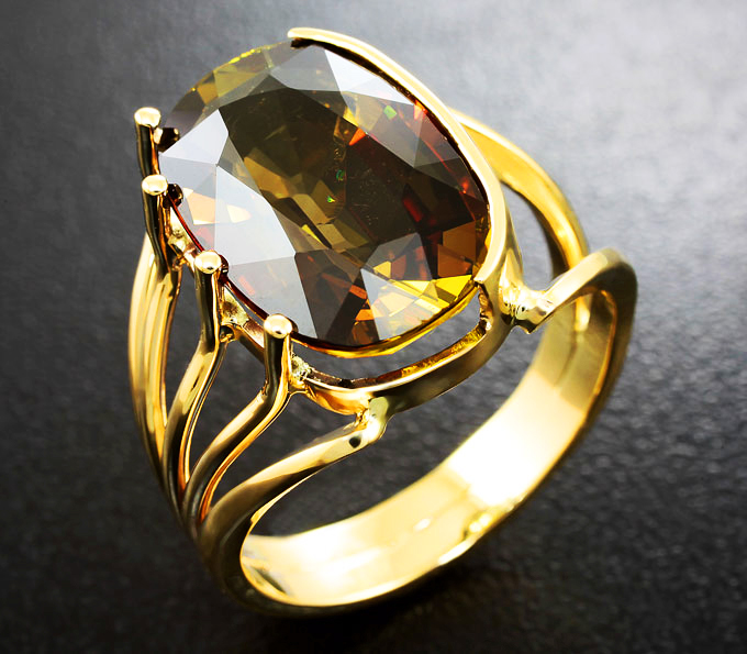 Золото Кольцо с андалузитом