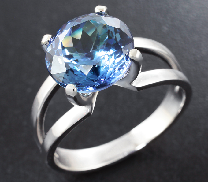Золото Кольцо с чистейшим полихромным танзанитом