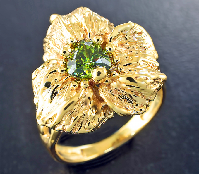 Золото Кольцо с уральским демантоидом