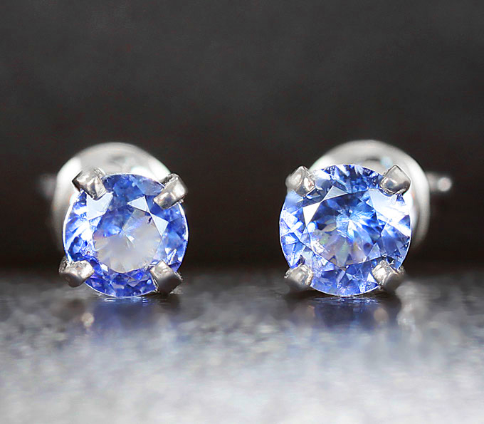 Золото Серьги с бенитоитами