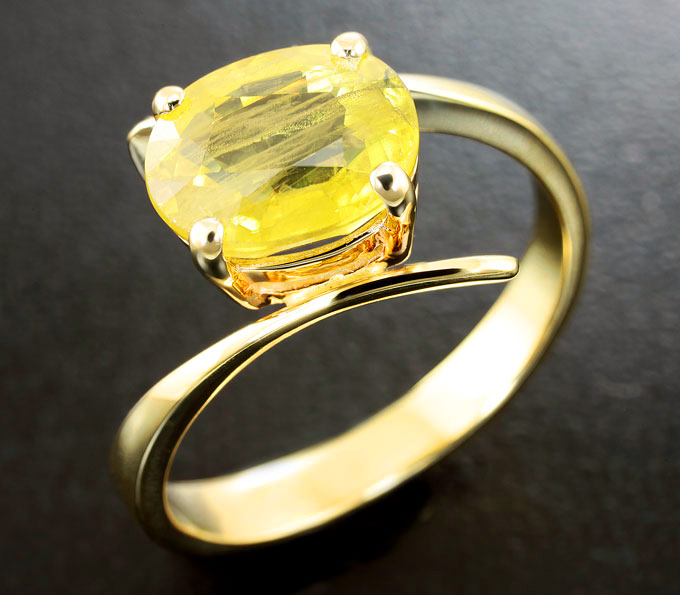 Золото Кольцо с желтым сапфиром