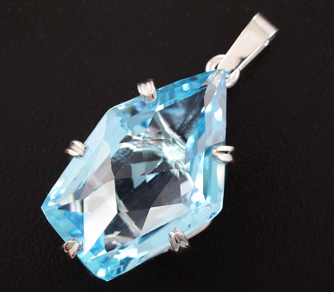 Серебро 925 Кулон с топазом авторской огранки