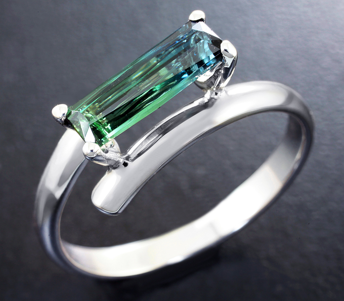 Золото Кольцо с полихромным турмалином