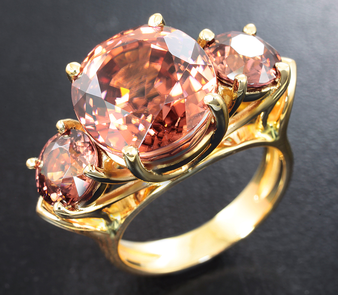 Золото Кольцо с цирконами