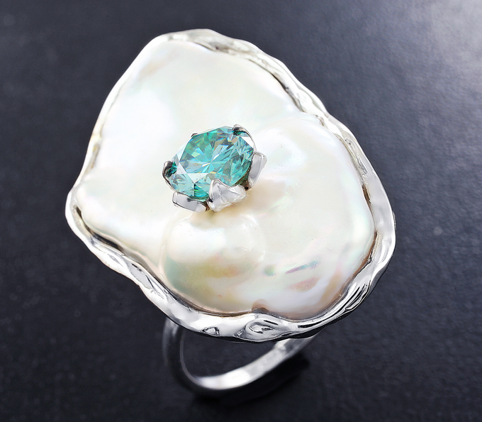 Золото Кольцо с морской жемчужиной барокко и муассанитом