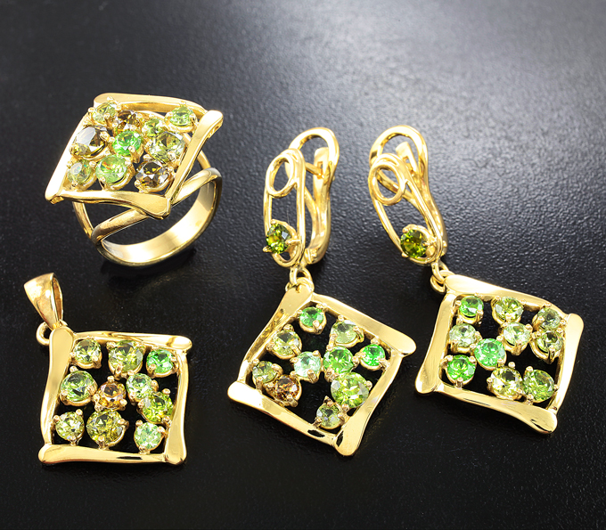 Серебро 925 Комплект с уральскими демантоидами гранатами