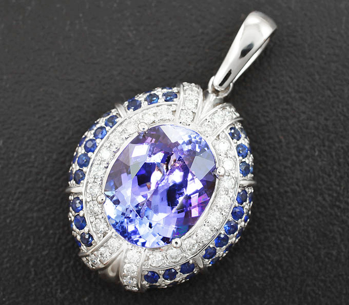 Золото Кулон с топовым танзанитом, синими сапфирами и бриллиантами
