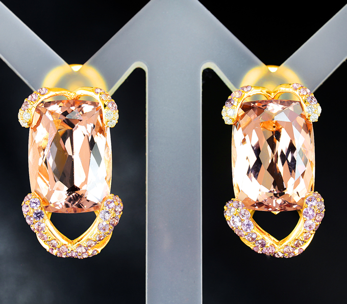 Золото Серьги с морганитами высокой чистоты, розовыми сапфирами и бриллиантами