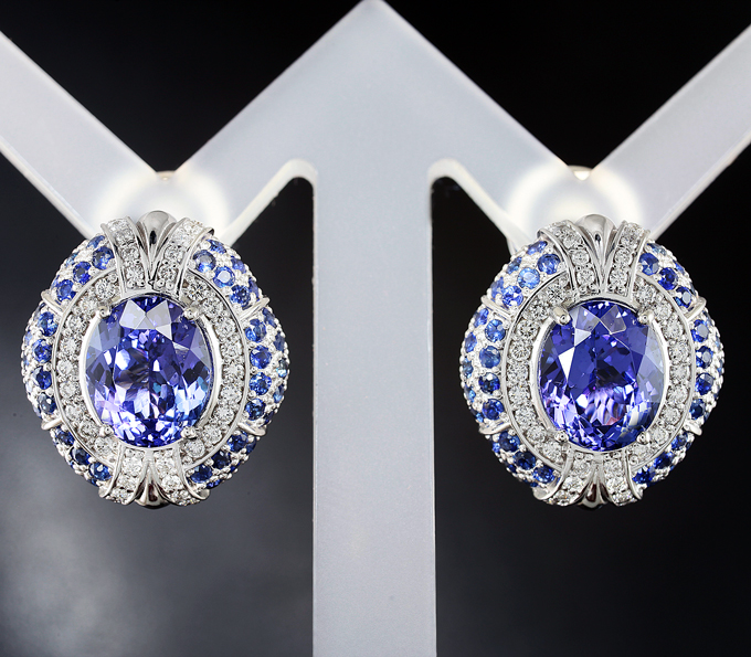 Золото Серьги с танзанитами, бриллиантами и синими сапфирами