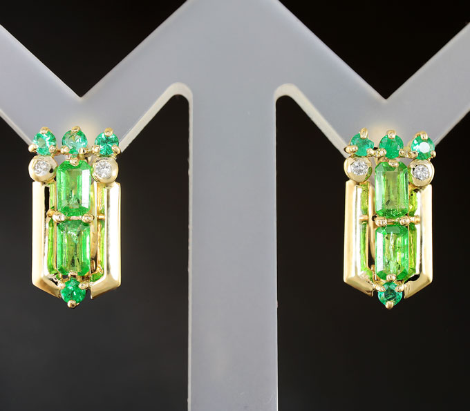 Золото Серьги с цаворитами гранатами, изумрудами и бриллиантами