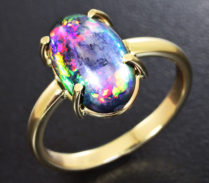 Золото Кольцо с кристаллическим черным опалом