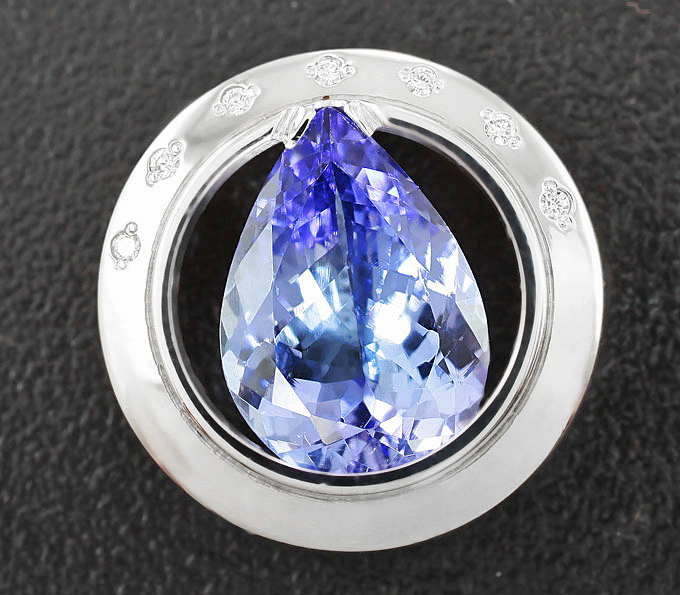 Золото Кулон с танзанитом и бриллиантами