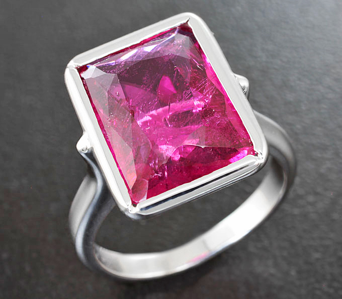 Золото Кольцо с «неоновым» рубеллитом