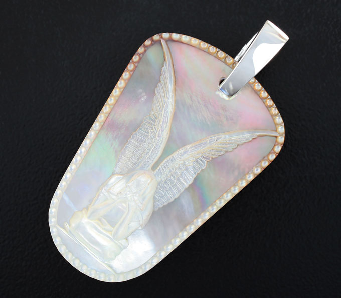 Золото Камея «Ангел» с петлей из белого золота