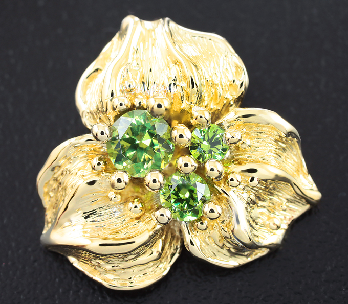 Золото Кулон с уральскими демантоидами