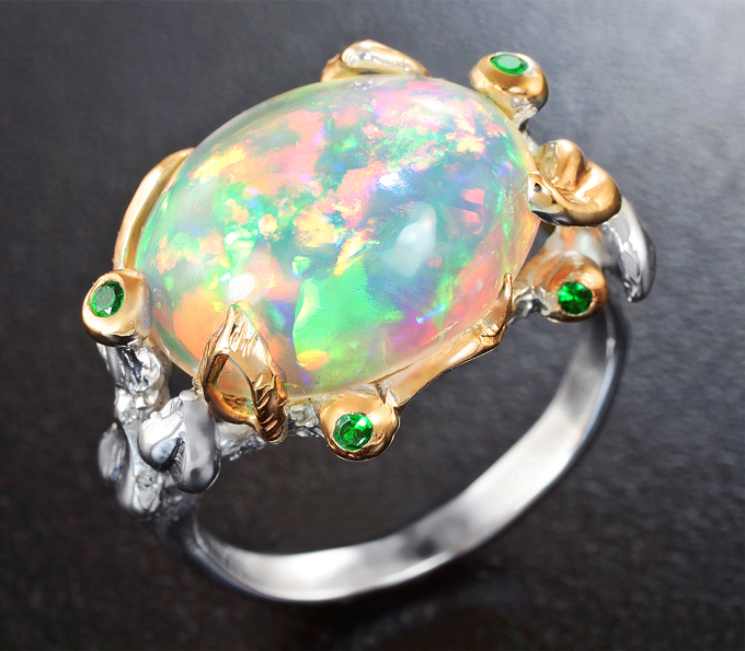 Серебро 925 Кольцо c кристаллическим эфиопским опалом и цаворитами гранатами