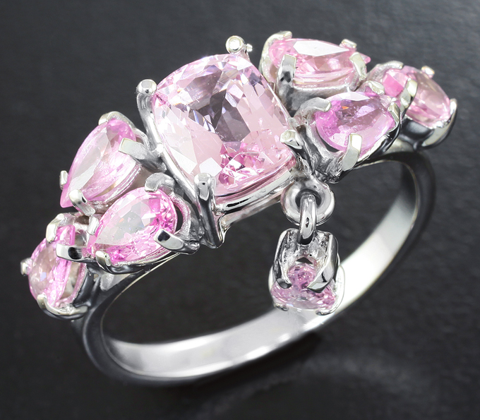 Золото Кольцо с розовой шпинелью и пурпурно-розовыми сапфирами