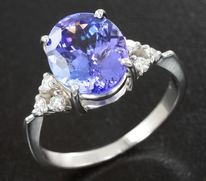 Золото Кольцо с танзанитом и бриллиантами