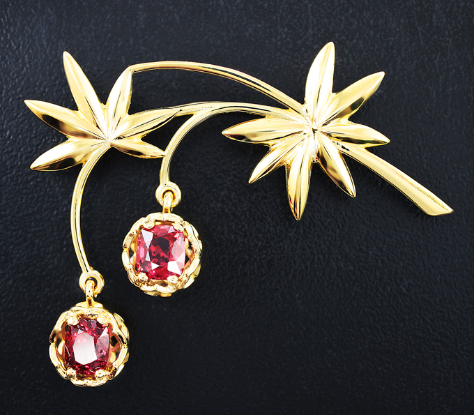 Золото Брошь с красными шпинелями
