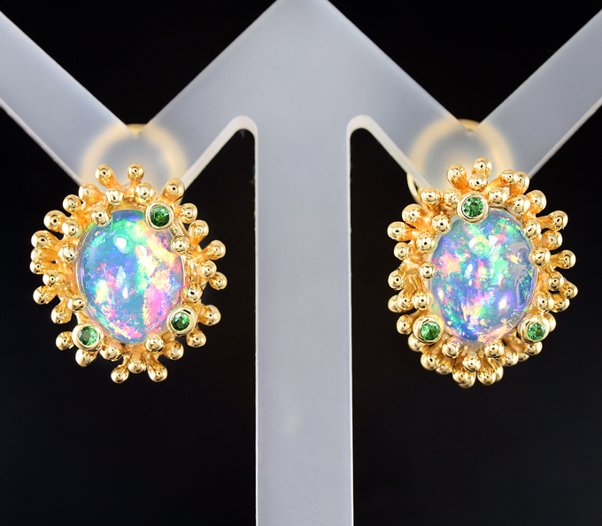 Золото Серьги с кристаллическими эфиопскими опалами и цаворитами