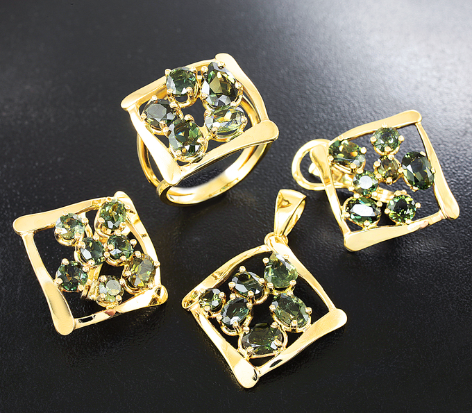 Золото Комплект с корнерупинами