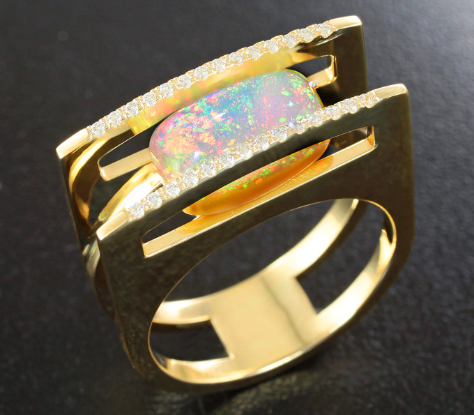Золото Кольцо с кристаллическим Welo опалом и бриллиантами