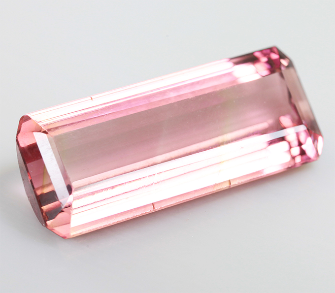 Розовый турмалин 4,7 карата