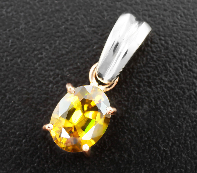 Золото Кулон со сфеном