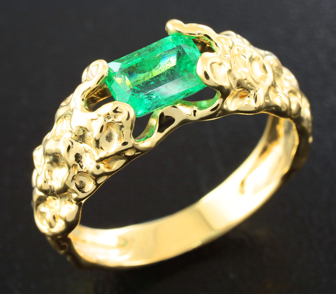 Золото Кольцо с изумрудом