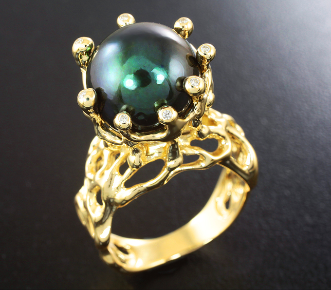 Золото Кольцо с цветной жемчужиной и бриллиантами
