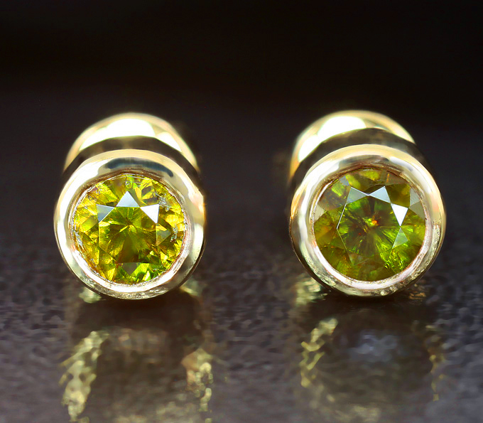 Золото Пусеты с демантоидом и топазолитом