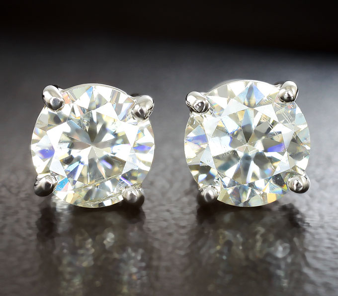 Золото Пусеты с муассанитами