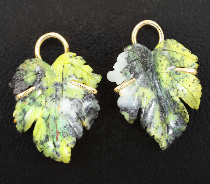 Золото Подвески для серег с резной яшмой