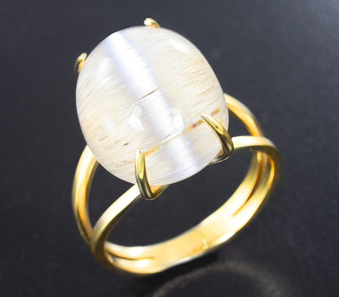 Золото Кольцо с рутиловым топазом с эффектом «кошачьего глаза»