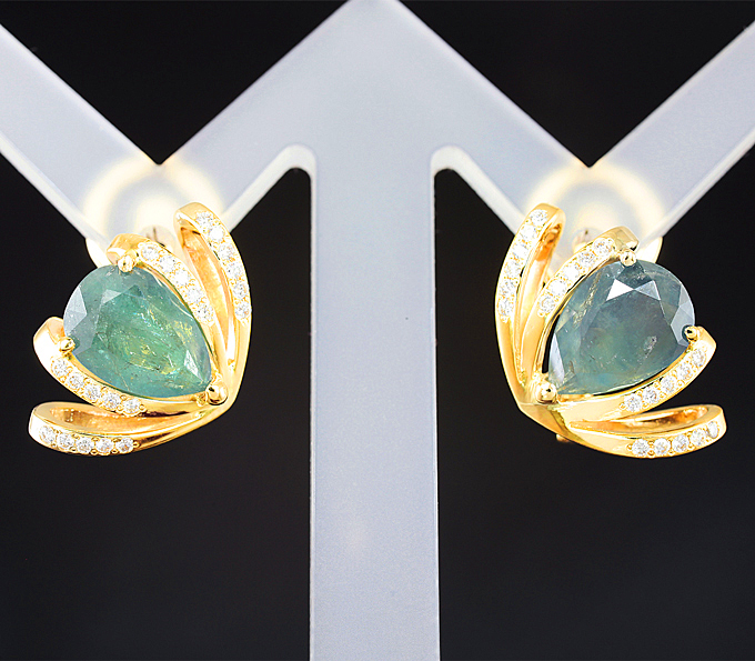 Золото Серьги с уральскими александритами и бриллиантами