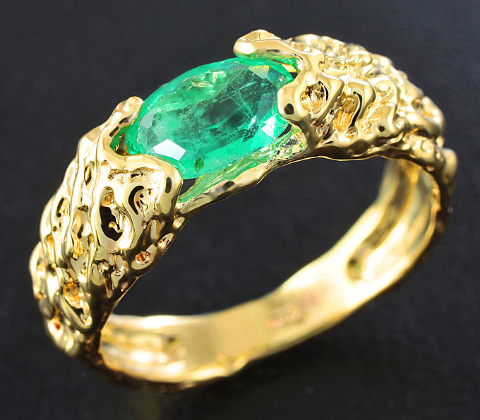 Золото Кольцо c уральским изумрудом